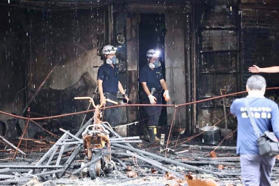 La Policía taiwanesa interroga a dos sospechosos tras devastador incendio