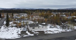 La inusual forma en que un poblado de Alaska se aisló para evitar el Covid-19