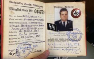 En FOTOS: Hallaron vasto material nazi en vivienda de pedófilo en Brasil