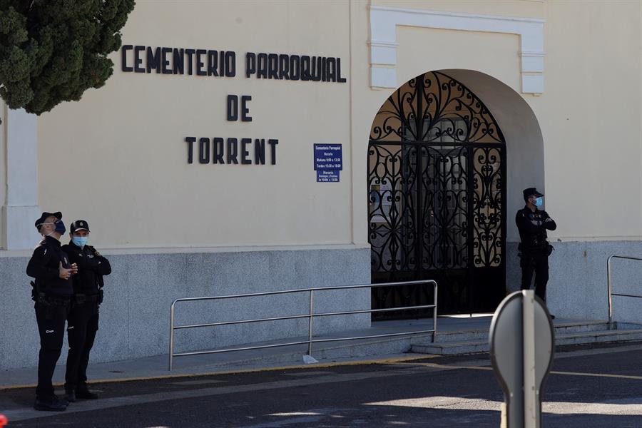 Al menos dos muertos y un herido en un tiroteo en un cementerio en España