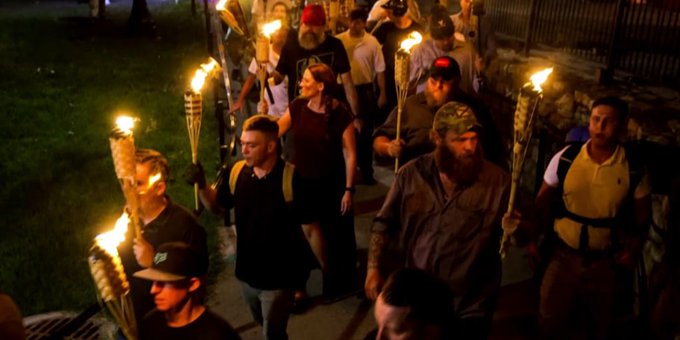 Organizadores de una marcha neonazi en EEUU pagarán 25 millones en daños