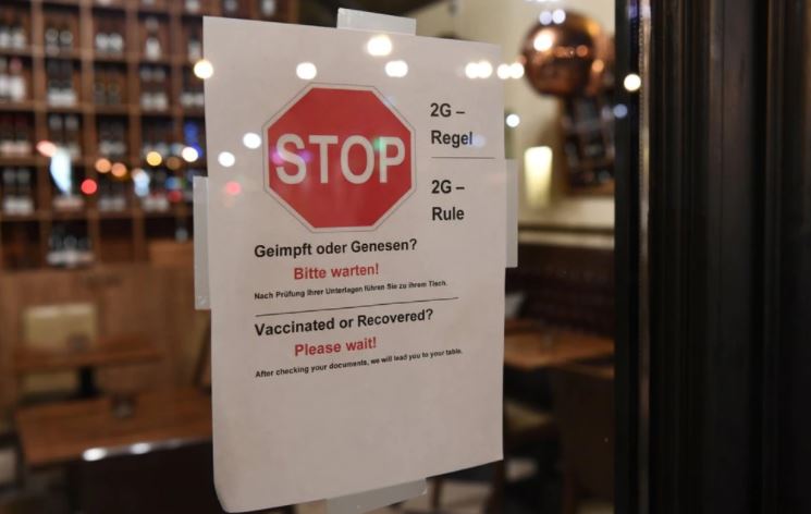 Expertos alemanes piden restricciones por la ola de Covid-19: Tendremos una Navidad terrible si no tomamos medidas