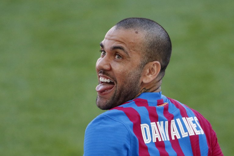 El curioso salario que cobrará Dani Alves y el gesto del Barça por su regreso