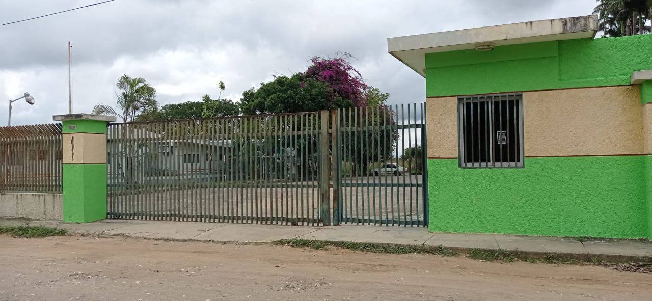 Pacientes del Hospital Psiquiátrico El Pampero en Lara viven atados a sus camas, mientras mueren de hambre (FOTOS)