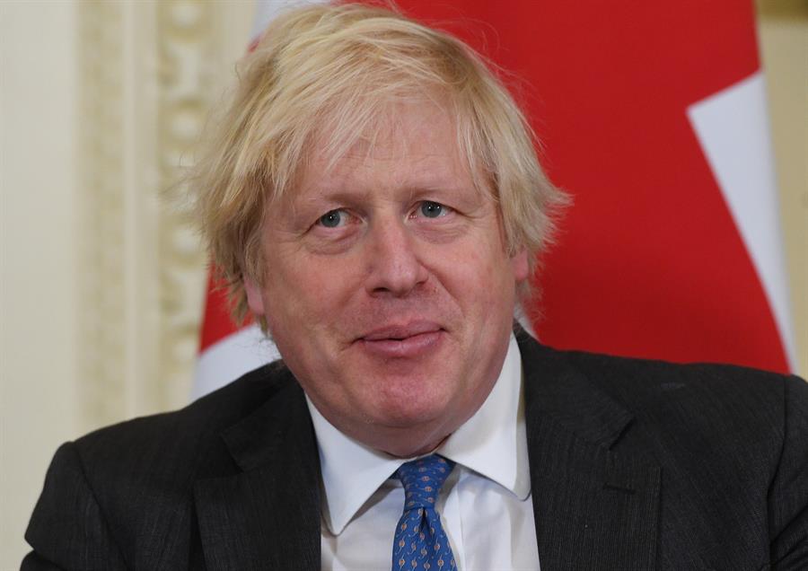 El liderazgo de Boris Johnson en la cuerda floja tras perder un escaño decisivo