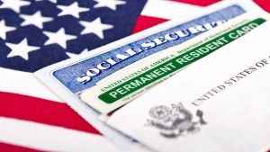 La residencia permanente o green card: Quiénes califican por lazos familiares