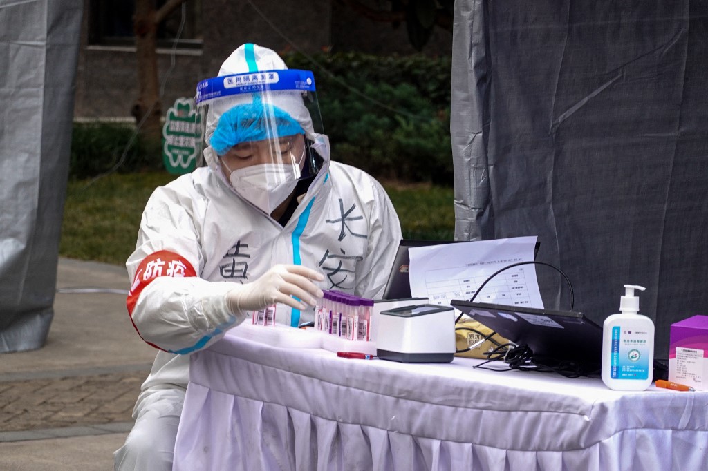 La pandemia del Covid-19 suma 450 millones de casos a los dos años de ser declarada