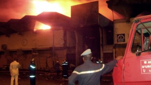 Al menos 16 personas murieron tras explosión de “fuegos artificiales” en club nocturno de Camerún