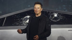 “¡Es increíble!”: Elon Musk da un paseo con el último prototipo de la Cybertruck (VIDEO)