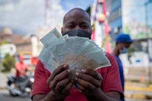 ¿Por qué Venezuela sigue teniendo el salario medio más bajo de América Latina?