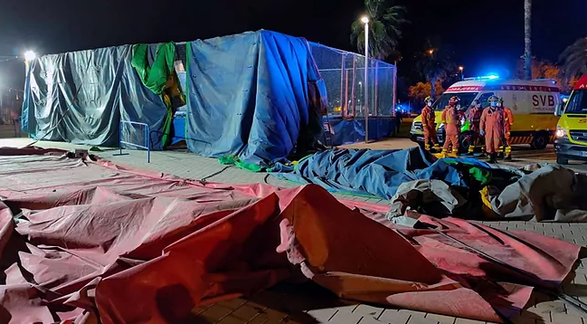 Muere una niña tras salir volando un castillo inflable por una ráfaga de viento en España