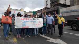Protestan en el centro de Caracas ante el alto costo de la vida (Fotos y Video)