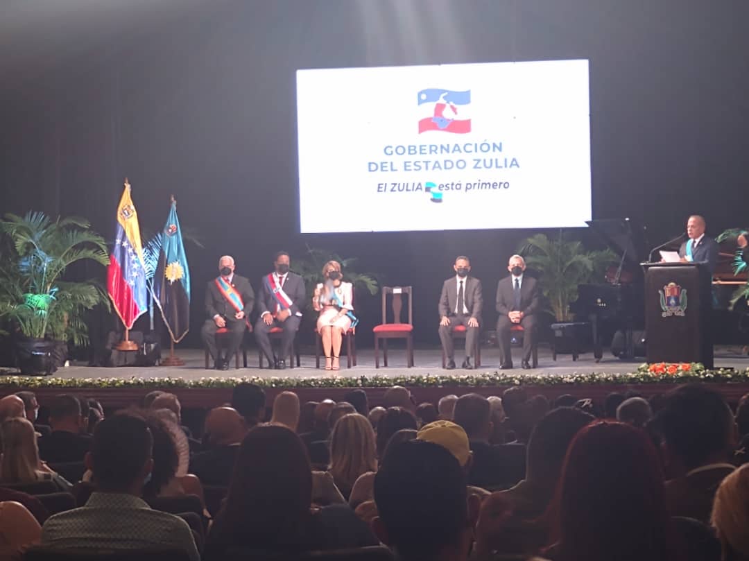 Corpoelec no perdona ni las efemérides: sin servicio eléctrico se celebró el Día de la Zulianidad en el Teatro Baralt