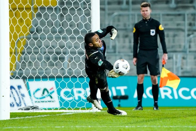 El Lens en octavos de la Copa de Francia gracias a destacada actuación de Faríñez (VIDEO)