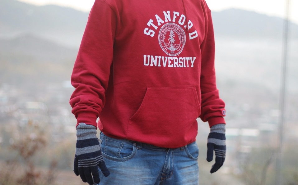 Aislaron a más de 140 estudiantes de la universidad Stanford tras dar positivo por Covid-19