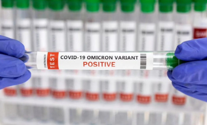 Ómicron: ¿Cuándo deja de contagiar una persona infectada de Covid-19?