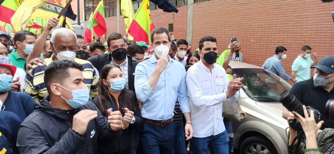 Guaidó llega a la Plaza Bolívar de Chacao para conmemorar el Día de la Juventud #12Feb (VIDEO)