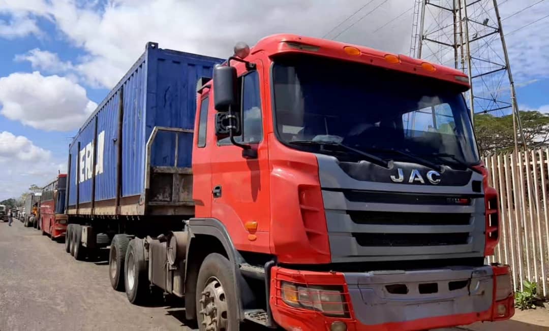 Desaparece el diésel en El Tigre: conductores de gandolas y transporte público quedaron varados