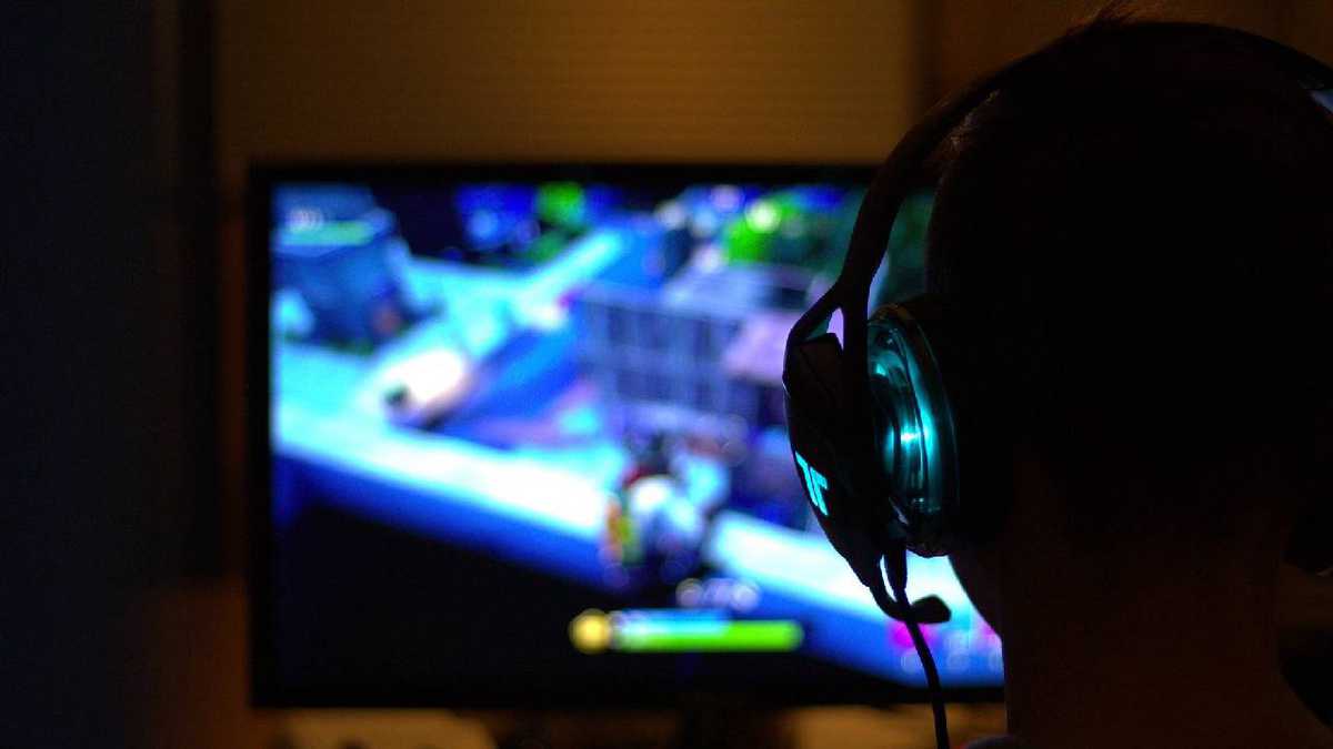 Crimen en Pakistán: Niño asesinó a su madre y a sus hermanos tras perder en un videojuego