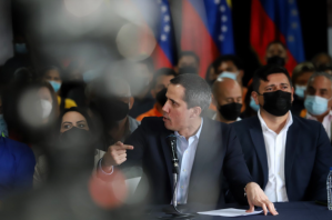 Guaidó llamó al gobierno argentino a no relativizar la violación de DDHH en Venezuela