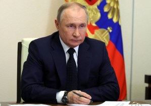 La puesta en escena de Putin y su ministro de Defensa para anunciar una “victoria” (Video)