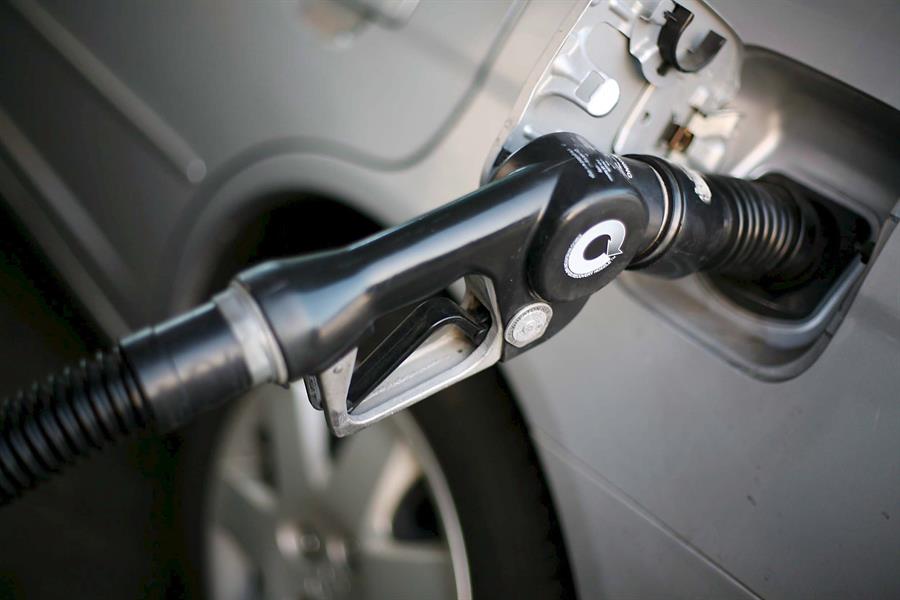Precio del galón de gasolina alcanzó un récord histórico en todo EEUU