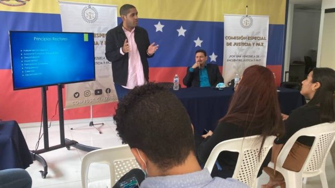 The Special Commission for Justice and Peace organized the forum: “Venezuela and its Constitutional institutions”