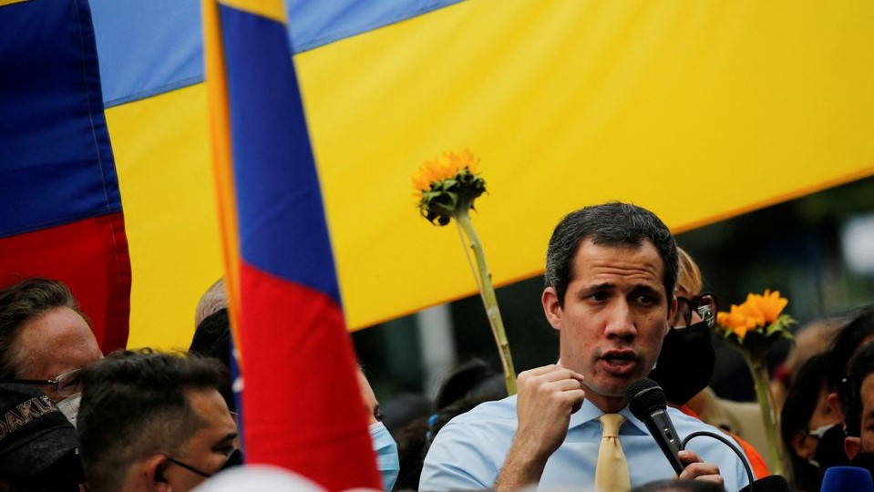 Venezuela’s opposition asks oil companies to stick to democracy