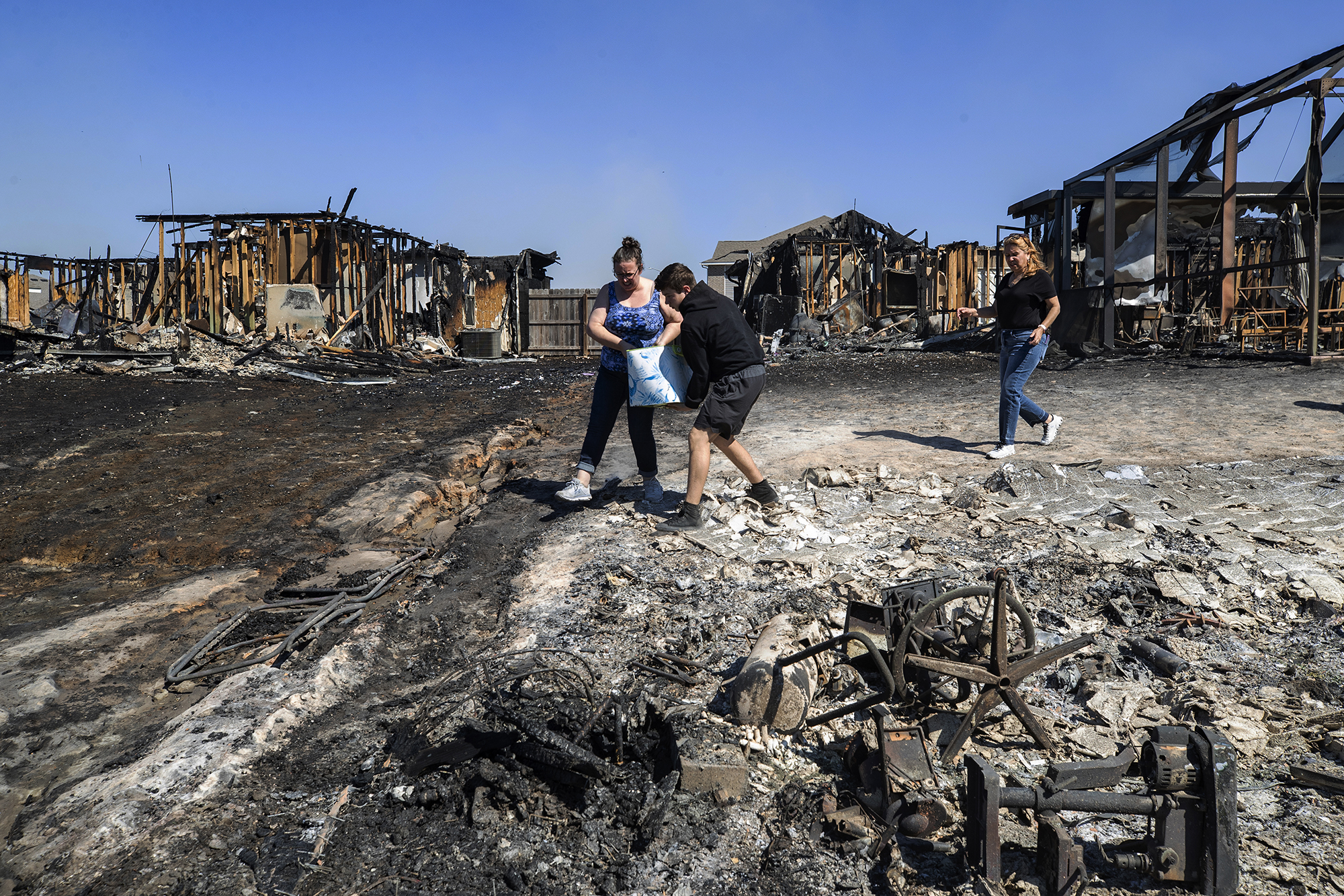 Incendios forestales en Florida causan estragos y devastación en el noroeste