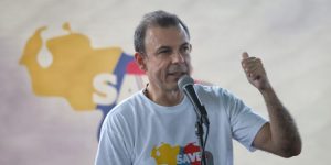 Roberto Enríquez promete reforma monetaria eficaz: el salario mínimo de los trabajadores podría ser de 500 dólares