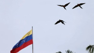 U.S., Venezuela discuss easing sanctions, make little progress: sources
