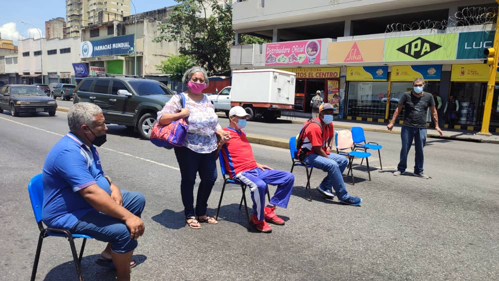 Pacientes renales en Maracay, al borde de la muerte ante la mirada cómplice del régimen