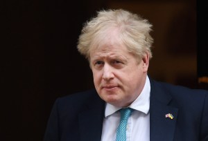 Boris Johnson despidió a uno de los ministros que había pedido su dimisión