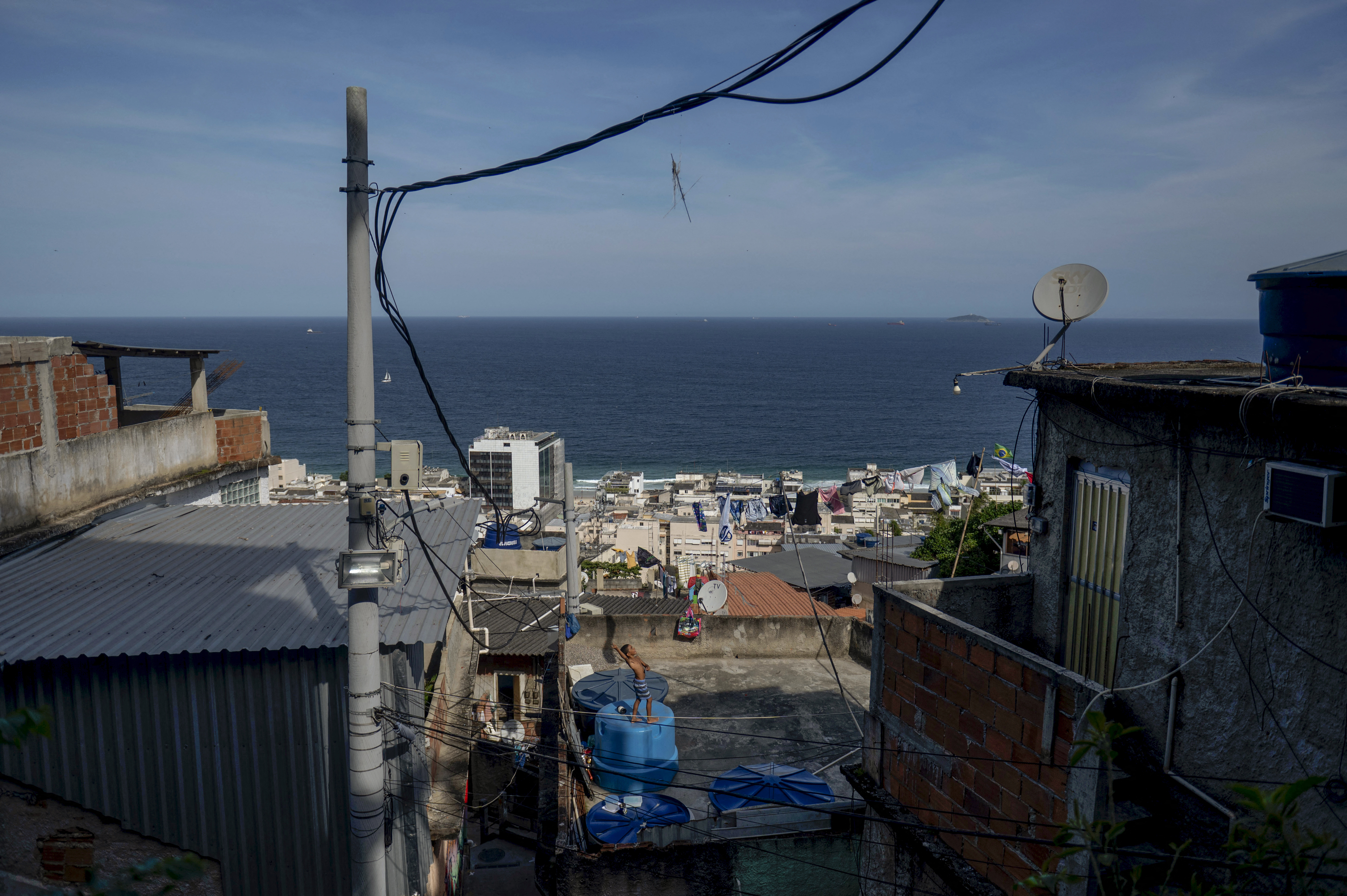 La energía solar se abre camino en las favelas de Río de Janeiro (FOTOS)