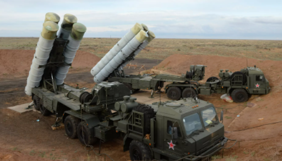 Rusia advierte con represalias por envío de armamento soviético a Ucrania