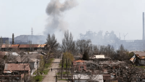 Mariúpol: los últimos militares ucranianos que resisten en una planta siderúrgica de la ciudad