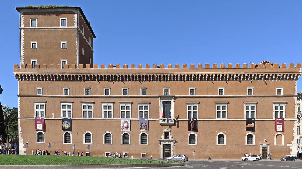 Estrelló un dron contra un edificio histórico de Roma: ahora enfrenta una multa de hasta 68 mil dólares