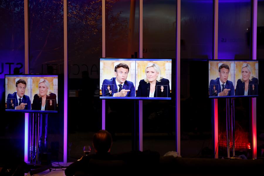 Elecciones Francia: Le Pen sale airosa de un debate en el que Macron es considerado vencedor