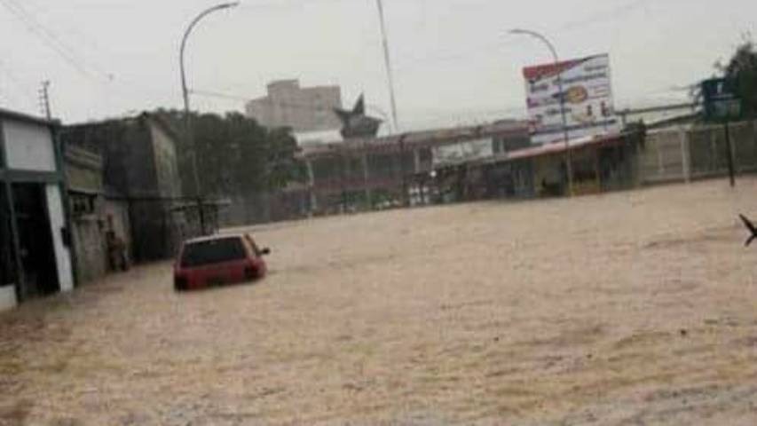 Lo mató una descarga eléctrica mientras sacaba agua de su vivienda por las inclementes lluvias en Portuguesa