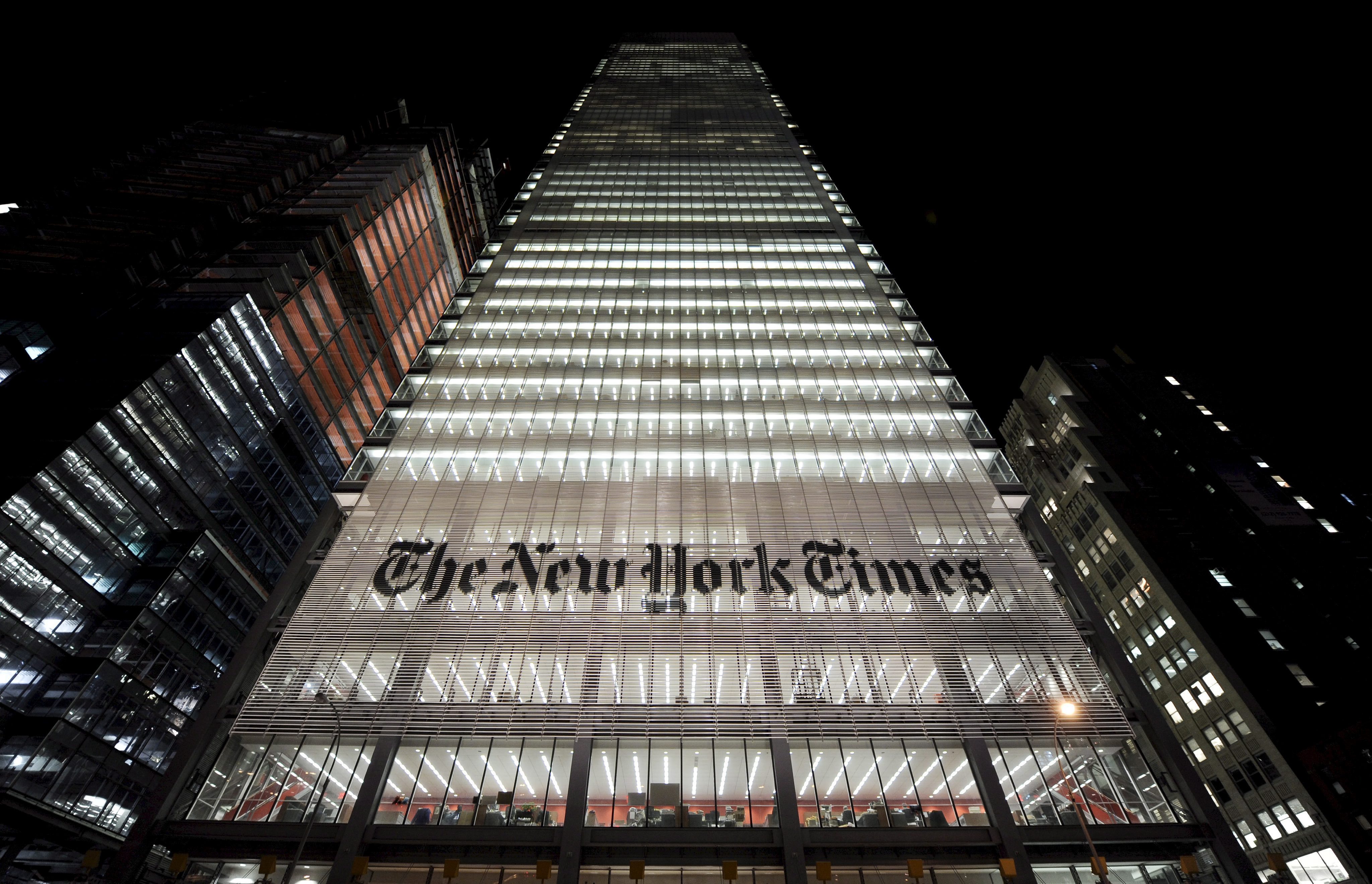 Juez ordenó a Trump pagar oneroso reclamo a The New York Times y a tres periodistas