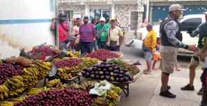 Alcaldía chavista de Carúpano prohibió a carretilleros de frutas y hortalizas trabajar en el casco central