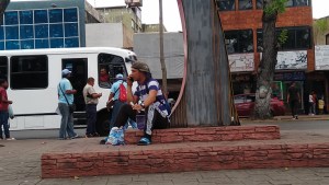Desempleo en Maturín obliga a niños y adolescentes a “rebuscarse” en los autobuses