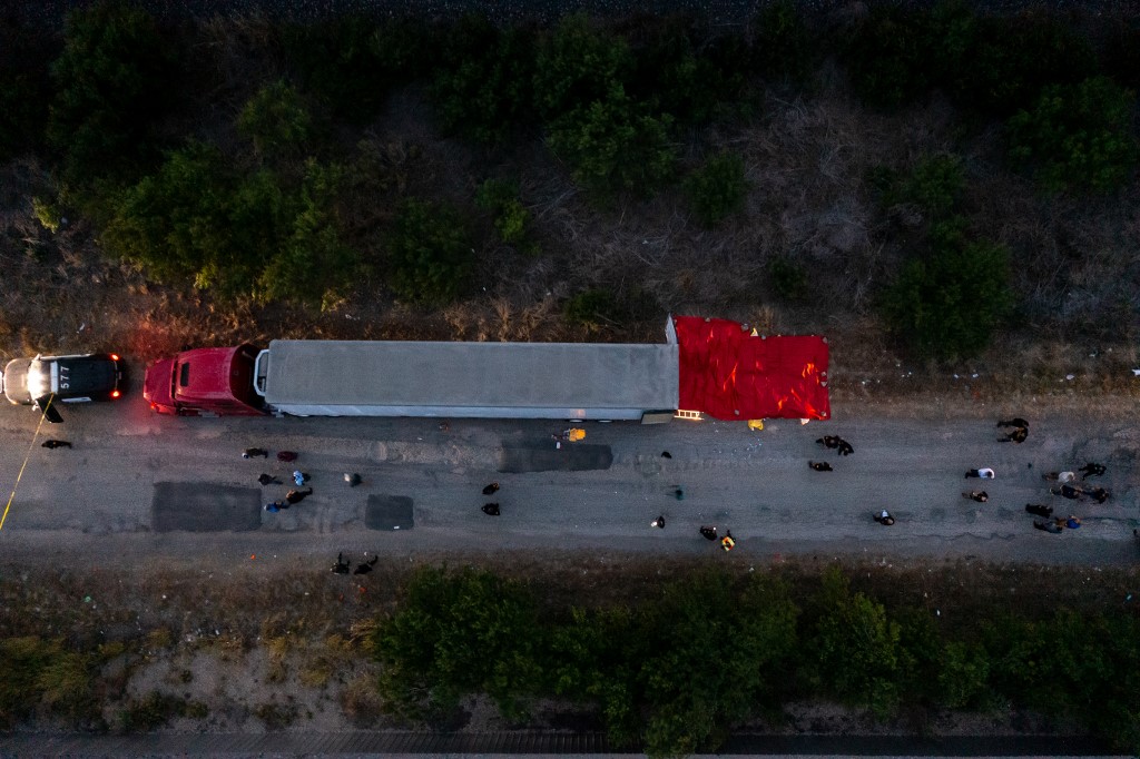 Identificaron las nacionalidades de 31 migrantes muertos en camión de Texas