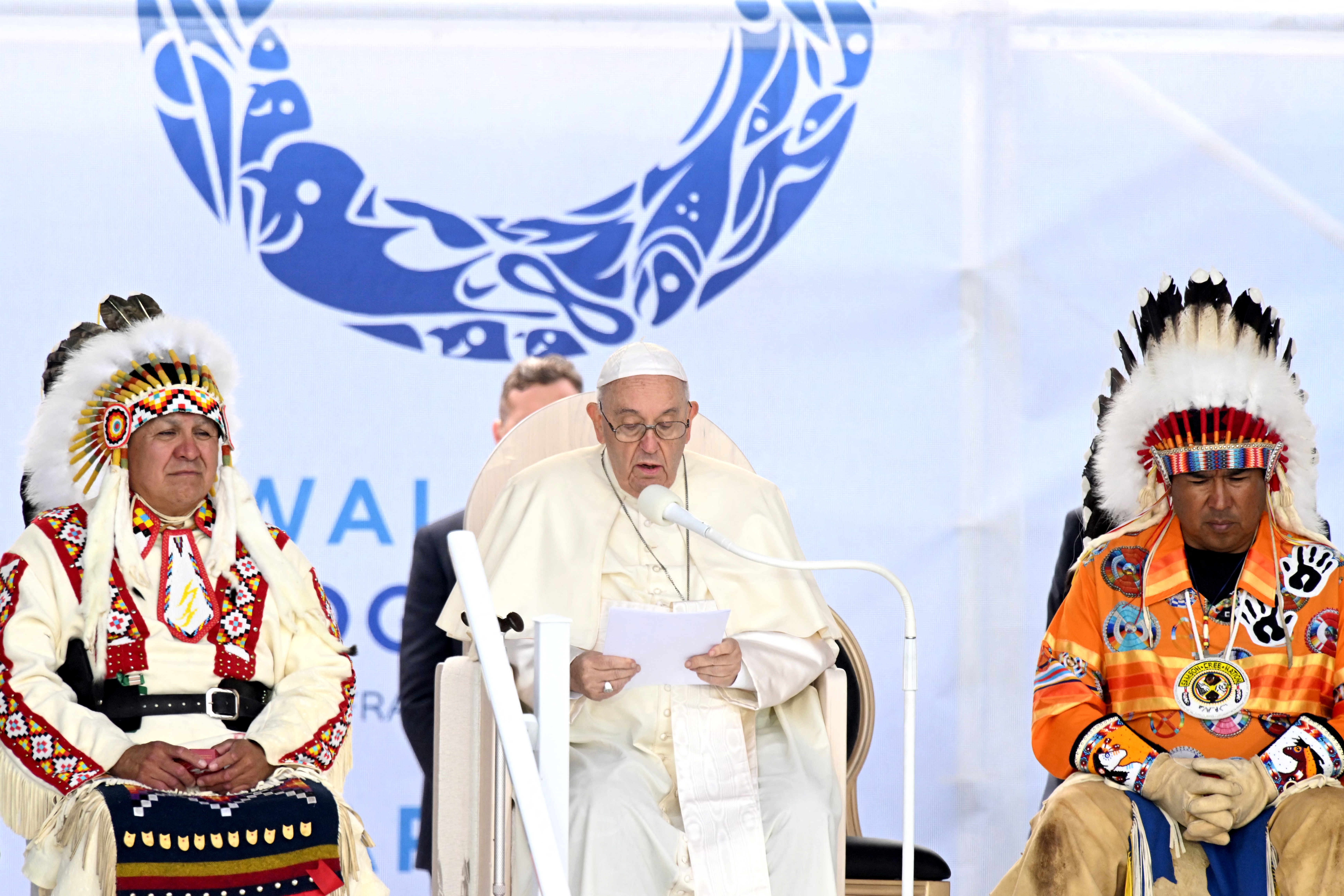 El papa Francisco pidió disculpas a sobrevivientes indígenas por los abusos de la Iglesia en Canadá (VIDEO)