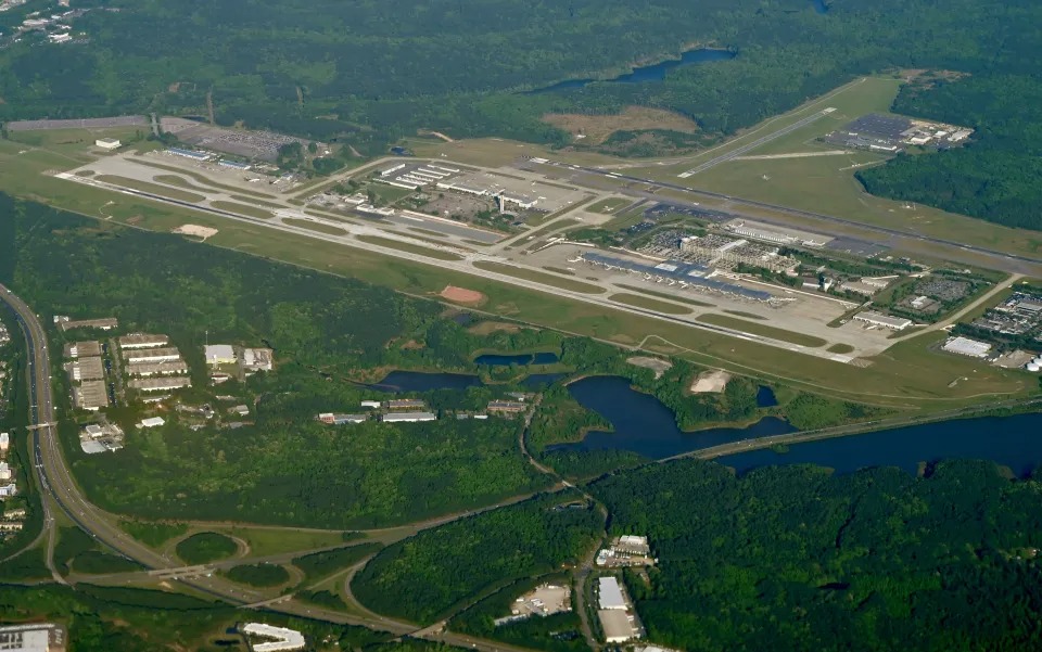 El terrible desenlace de un copiloto: tomó una medida drástica durante un vuelo en emergencia en EEUU