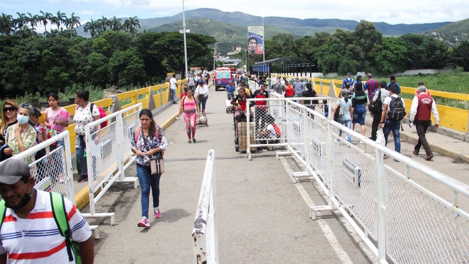 At Colombia-Venezuela border, a trade revival is eagerly awaited