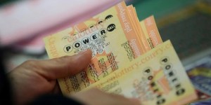 ¿Inteligencia o suerte? El increíble truco de un hombre para ganar la lotería: ya acumuló 100 mil dólares
