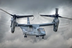 VIDEO: El trágico aterrizaje de un avión militar de EEUU en la cubierta de un buque de guerra