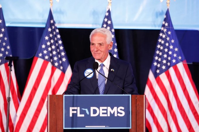 Un ex gobernador republicano ganó las primarias demócratas en Florida y será el rival de Ron DeSantis