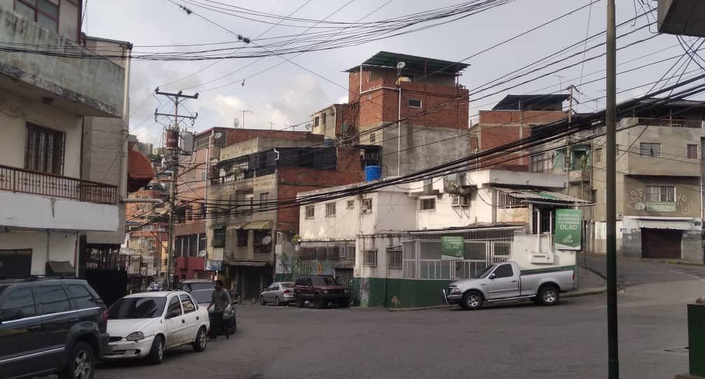 Hallaron el cadáver de un vigilante dentro de un galpón en Las Minas de Baruta